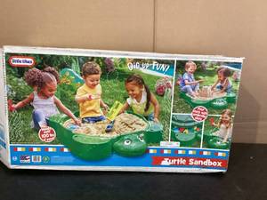 lot 274 image: Little Tikes Turtle Sandbox