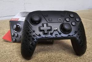 Nintendo Switch Pro Controller - black
