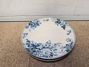 Elama 16 piece blue rose dinnerware set