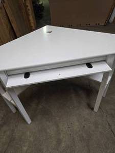 New corner computer desk