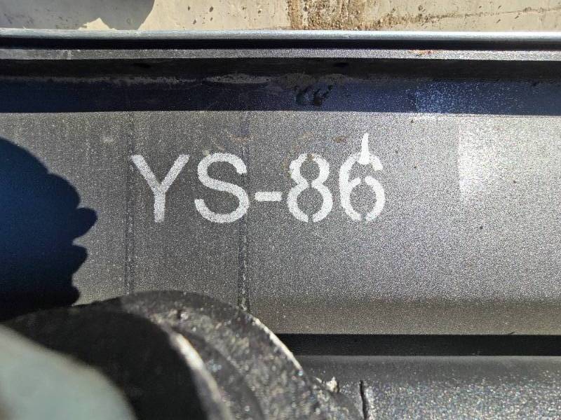 lot 33 image: Great Bear Snow Plow YS-86
