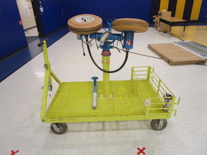 lot 1-A image: Jugs Football Throwing Machine