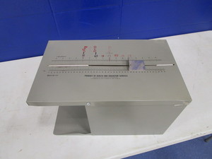 lot 13 image: Foot Measuring Box