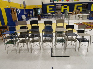 lot 35 image: (19) Student Chairs 18 Seat Height