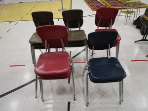 lot 36 image: (14) Student Chairs 18 Seat Height