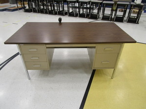 lot 41 image: Steel Desk 3x6x29