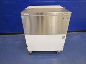 lot 44 image: Norlake Milk Cooler 33x35x44