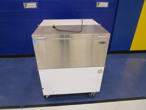 lot 45 image: Norlake Milk Cooler 33x35x44