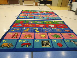 lot 200 image: (2) Large Rugs 9x12
