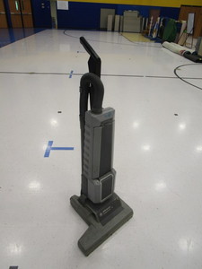lot 206 image: Advanced Carpet Twin 16 Vacuum