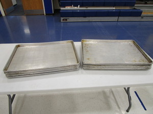 lot 130 image: (14) Alum Baking Sheets 17x25