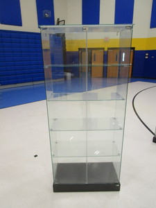 lot 226 image: Glass Display Case on Wheels 15x31x71