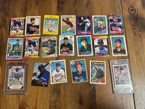 Twenty Star Cards Including Chuck Knoblouch, Dave Winfield, Bert Blyleven, Tom Kelly, Frank Viola and Steve Carlton