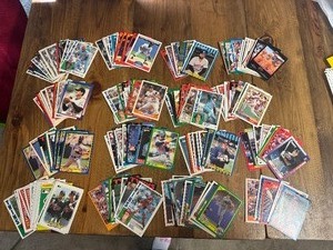 100 Mostly Twins Cards Multiple Brands and Years