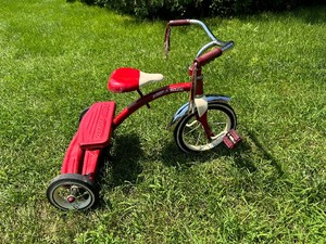 Retro Red Radio Flyer Tricycle. In excellent shape.