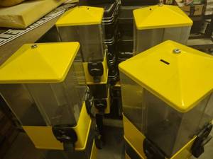 (4) U Turn 25 Cent Bulk Vending Mac...