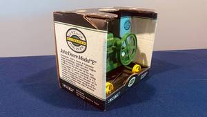 lot 4 image: JOHN DEERE 1952 MODEL 60 - NIB