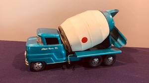lot 12 image: STRUCTO 1950s READY MIX CEMENT MIXER