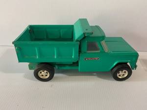 lot 27 image: VINTAGE STRUCTO, JOHN DEERE AND TONKA