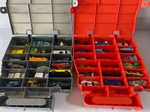 lot 28 image: HOT WHEELS OVER 120 CARS
