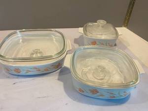 lot 82 image: CORNINGWARE MATCHING ITEMS