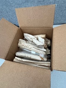 lot 13 image: Box of 64 - 12ml Pyrex 16x150mm Centrifuge Tubes, Majority have stoppers