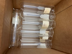 lot 25 image: 15 - Centrifuge Tubes With Pour Spout, 50ml