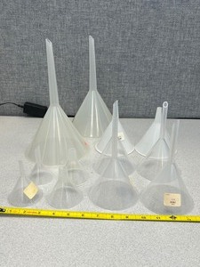 lot 56 image: 12 - ASSORTED Plastic Funnels