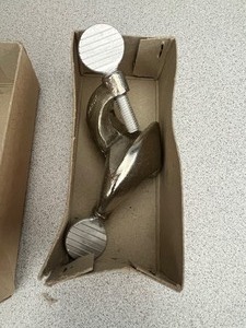 lot 92 image: 30 - Large Heavy Duty Clamp Holder, Dual, NEVERUST