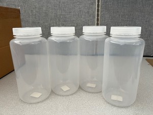 lot 105 image: 4 - 1000ml Reagant, Wide Mouth Bottles