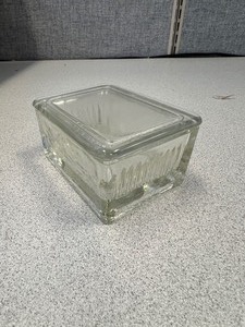 lot 127 image: 12 - Oblong Staining Dishes 4x3 Inches
