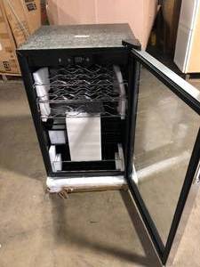 Vissani 4.3 Cu. ft. Wine and Beverage Cooler in Stainless Steel Customer Returns See Pictures