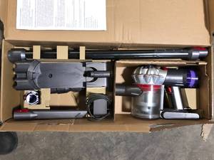 Dyson V8 Cordless Stick Vacuum Cleaner Customer Returns See Pictures