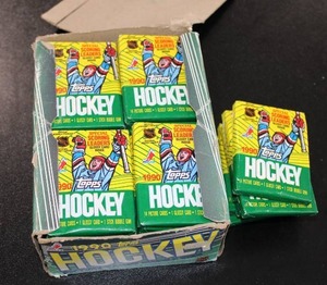 lot 42 image: 1990-91 Topps Hockey Unopened Pack Lot  42 Unopened Packs