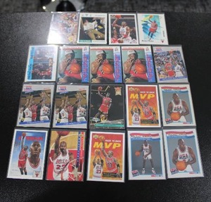 lot 81 image: Michael Jordan Basketball Card Lot  19 Cards