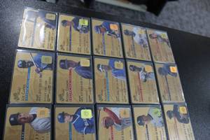 lot 82 image: 1995 Donruss Studio Gold Baseball Lot  25 Cards