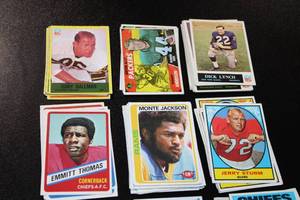 lot 172 image: 1960s & 1970s ToppsPhiladelphia Football Card Lot  Low to Mid Grade  115 Cards