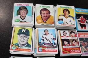 lot 175 image: Vintage 1970s NHL Hockey Card Lot  Low to Mid Grade  250 Cards