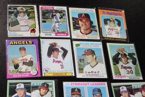 lot 114 image: Nolan Ryan Pre 1980 Baseball Card Lot  14 Cards