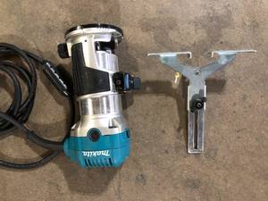 Makita 6.5 Amp 1-14 HP Corded Fixed Base Variable Speed Compact Router with Quick-Release  Customer Returns see Pictures