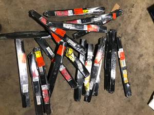 Lot of Assorted Lawn Mower Blades Various Sizes and Conditions  Customer Returns See Pictures