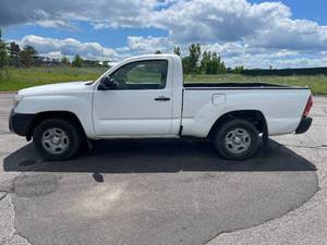 2013 Toyota Tacoma - 2 OWNERS - 4X2 - MANUAL