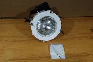 lot 6 image: Eaton Crouse-Hinds 746AQHDL Hazardous Location Incandescent Flood Light