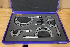 lot 9 image: Outside Micrometer Set - 0-100mm