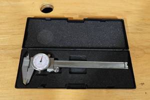 lot 13 image: 6 Dial Caliper - .001