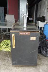 lot 89 image: Beer Meister Kegerator