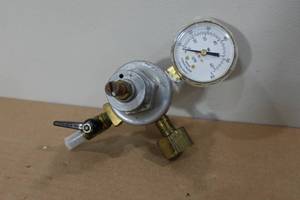 lot 117 image: Carbon Dioxide Regulator