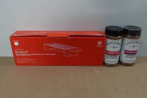 lot 154 image: Zwilling Toaster Bun Warmer with 2 BBQ Seasonings