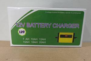 lot 155 image: 12V Battery Charger