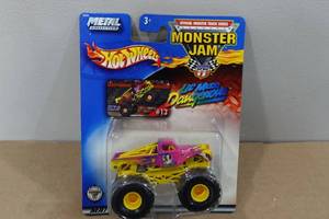 lot 180 image: Hot Wheels Monster Jam Metal Collection Lil Miss Dangerous Truck